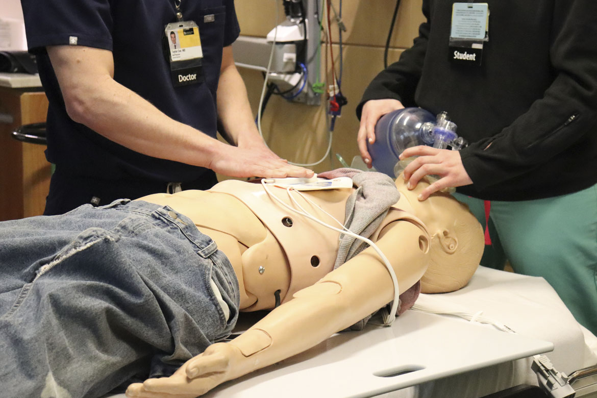 Using a ventilator on simulated patient