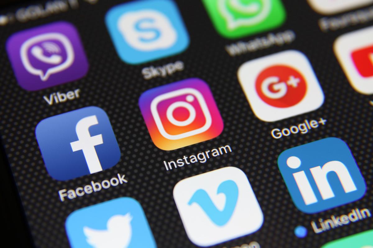 Social media app icons
