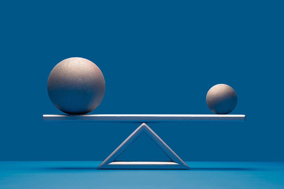 Balls balancing on scale