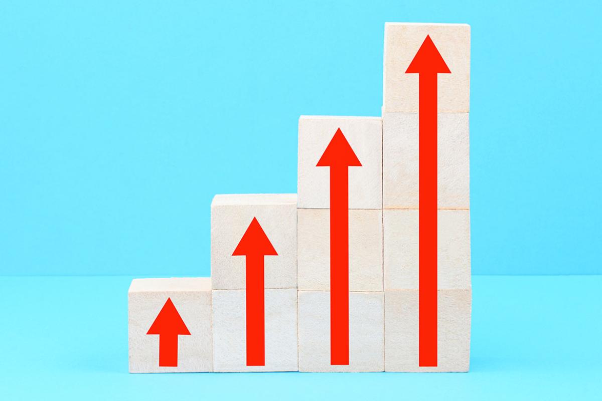 Four arrows pointing up