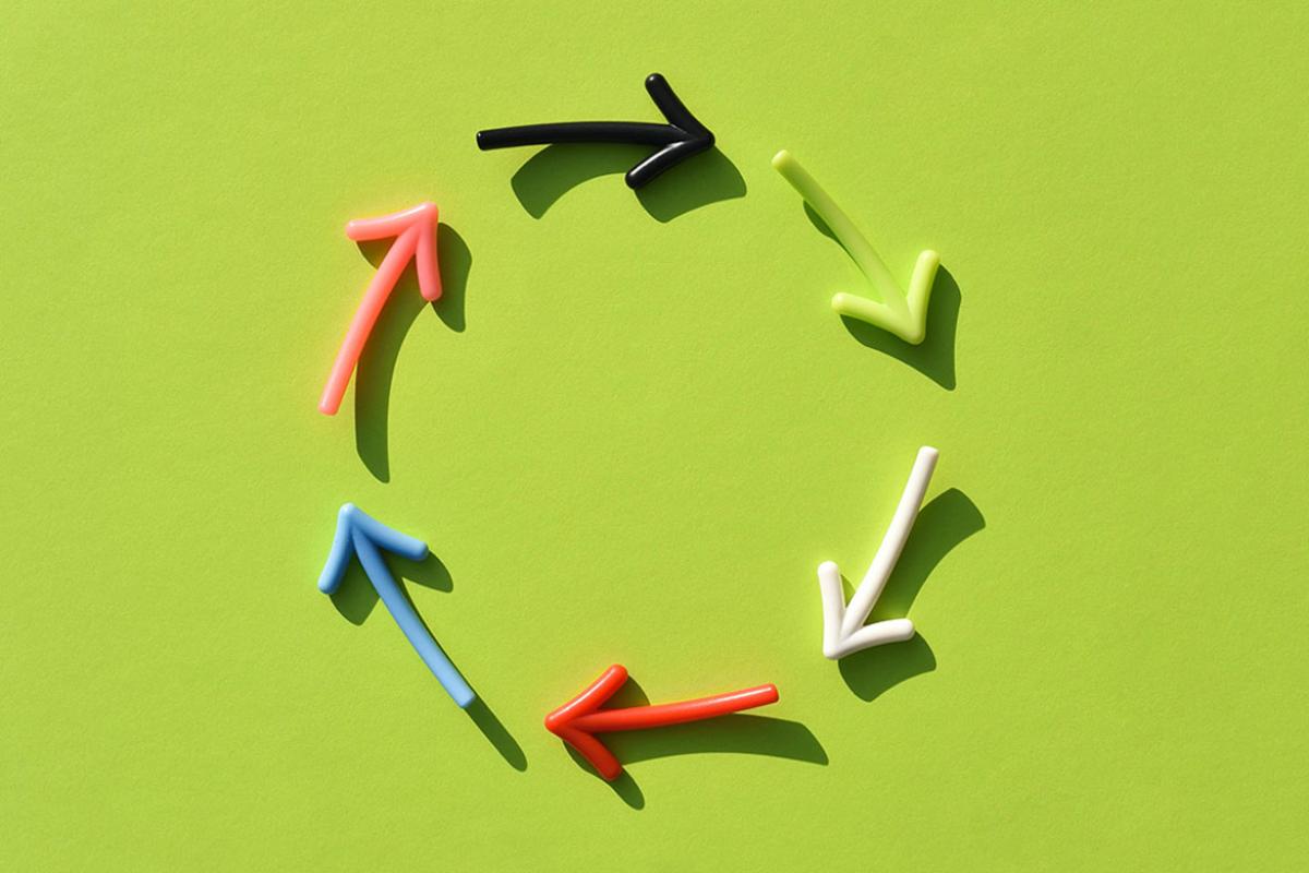 Multicolored arrows in a circle