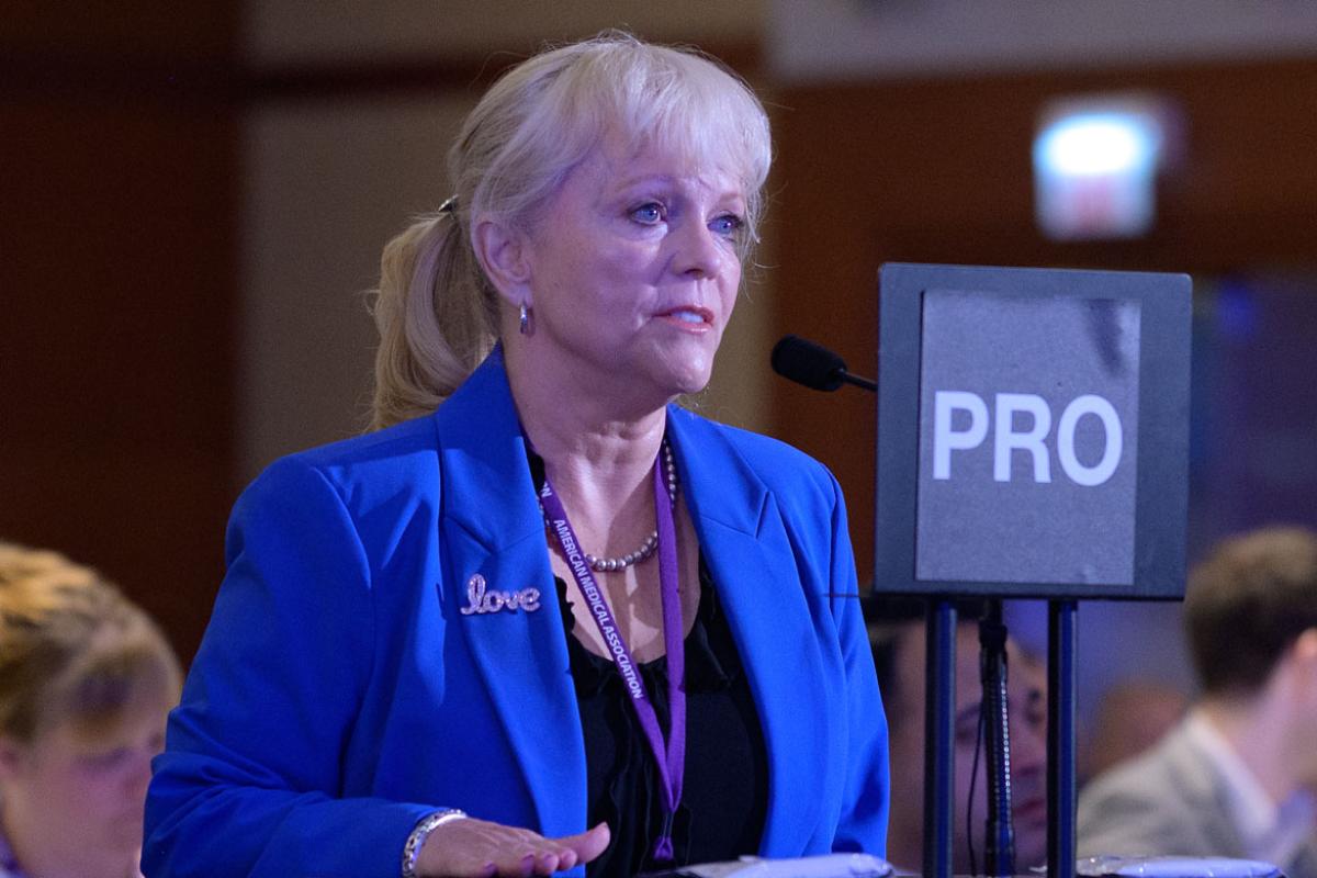 2023 Annual Meeting HOD delegate at mic