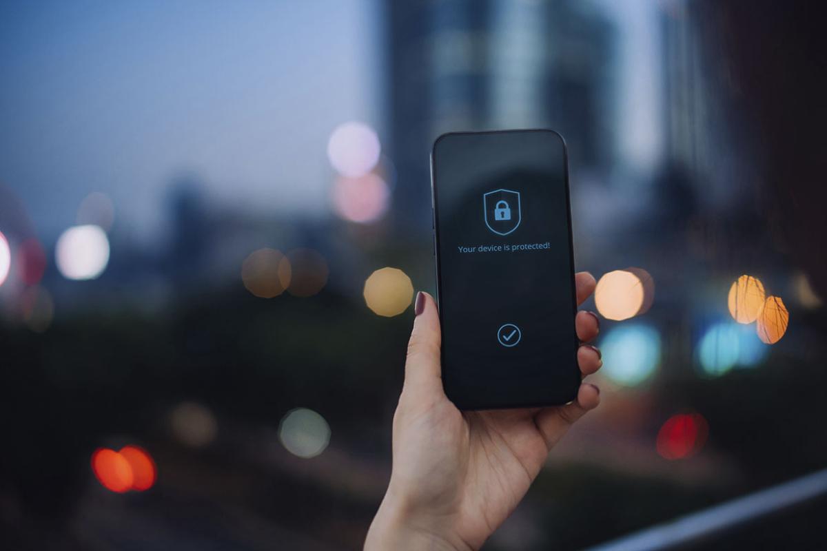 Smartphone with security key lock icon