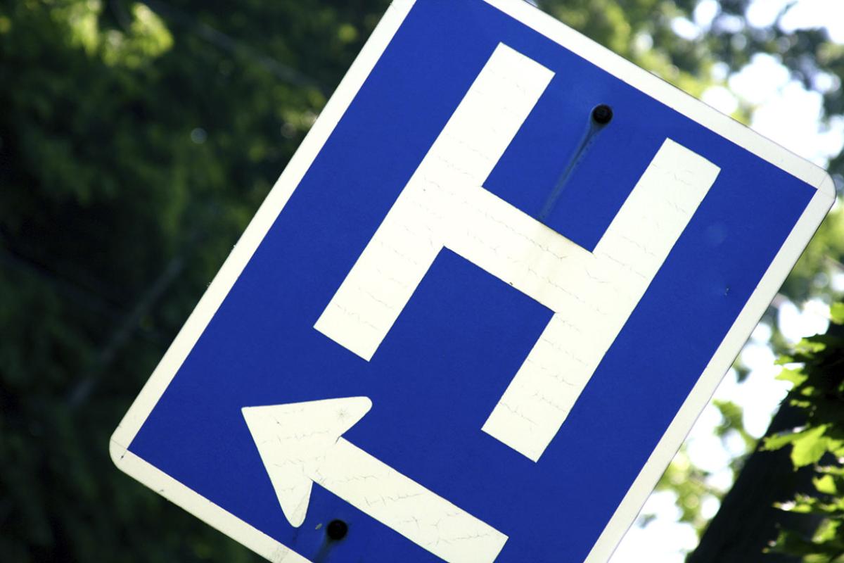 Arrow to the hospital sign