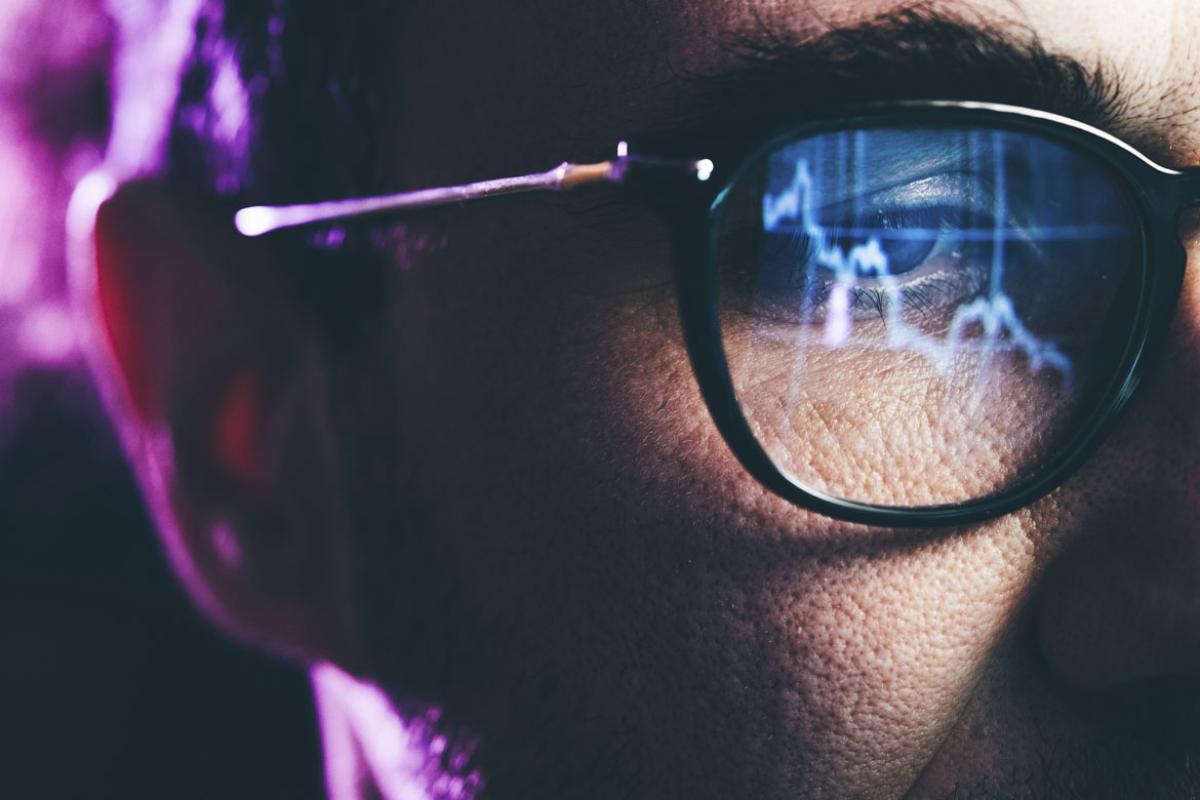 Data reflected on an eyeglass