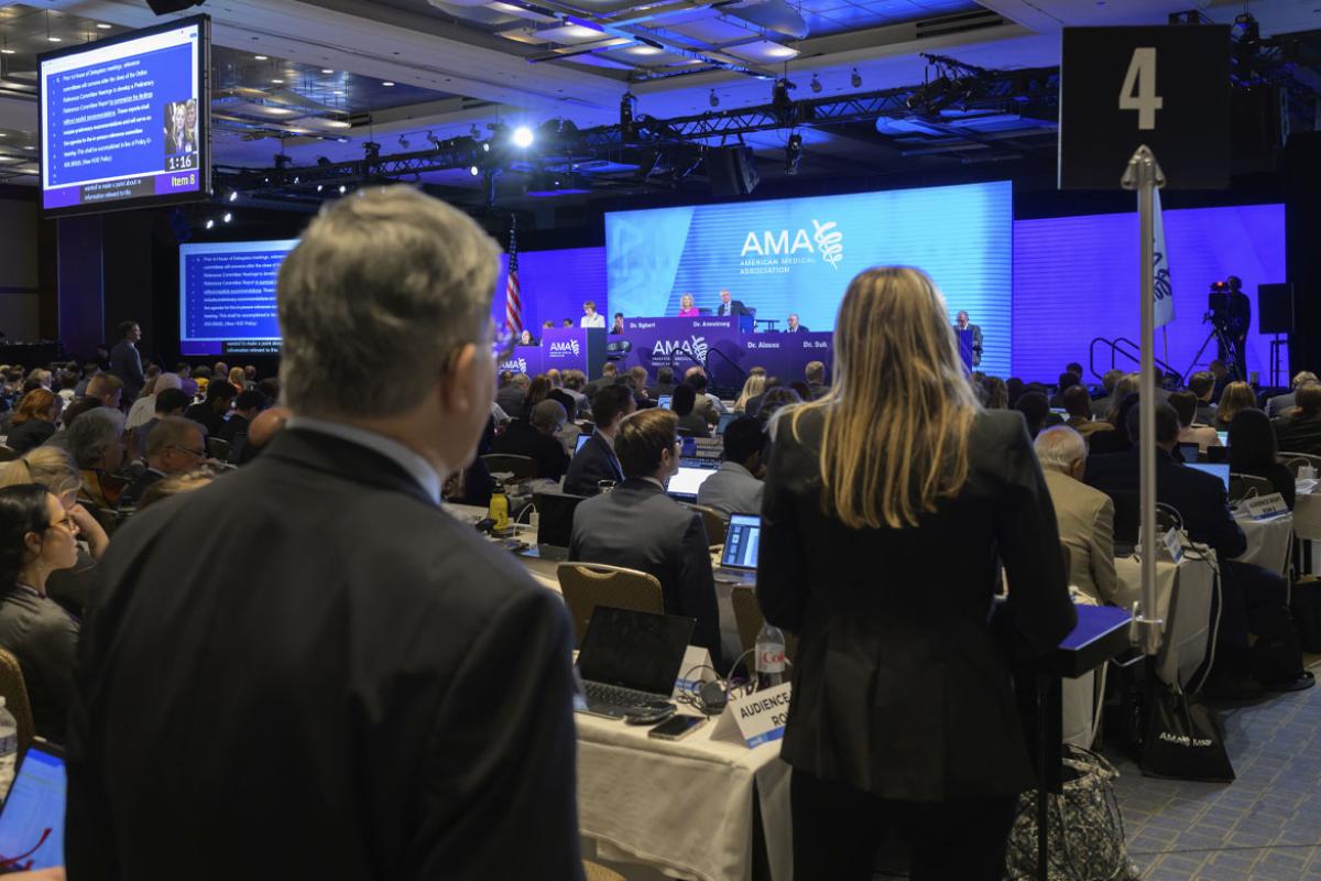 Delegates in line to speak at the 2024 Annual Meeting of the HOD