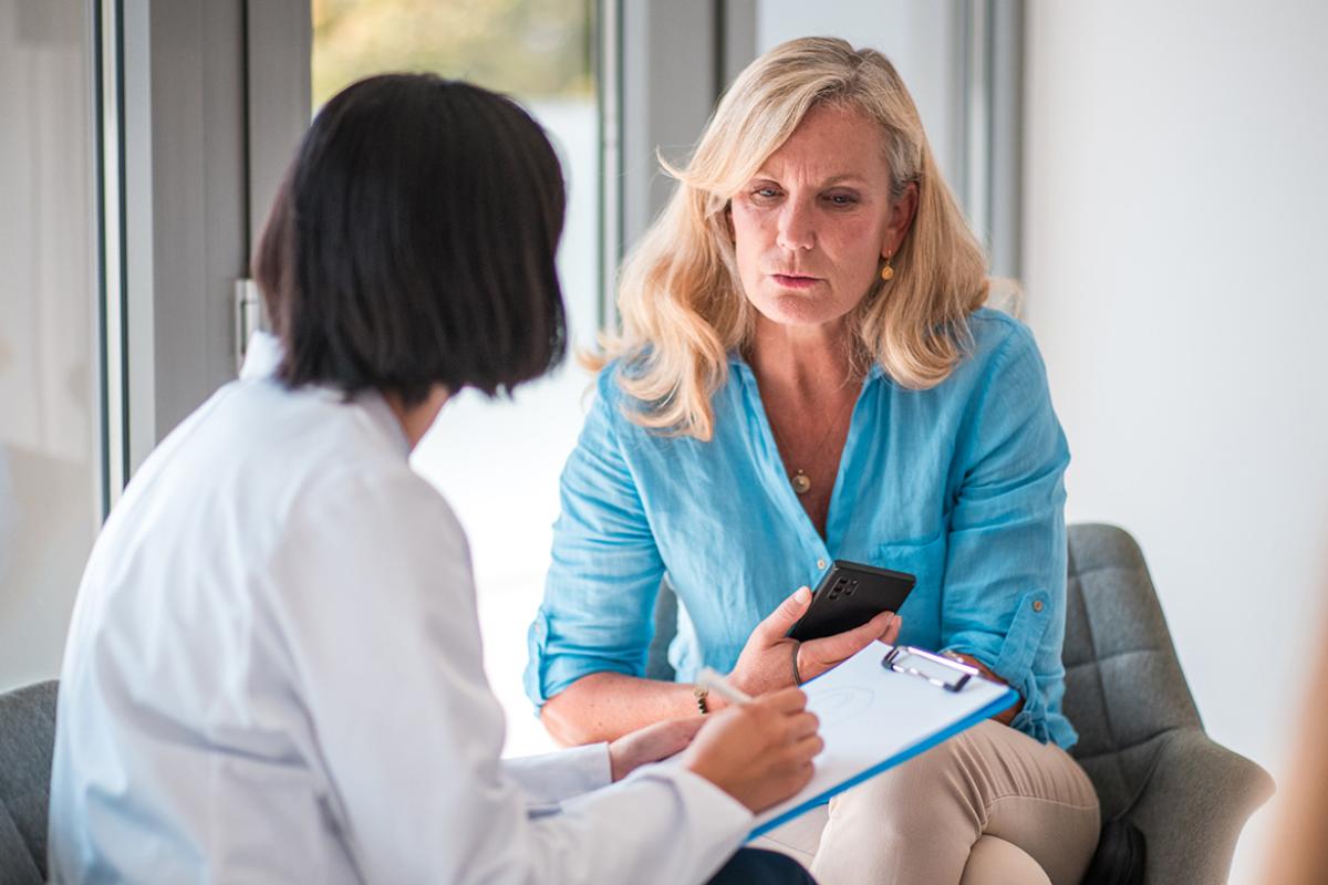 Physician and patient in conversation