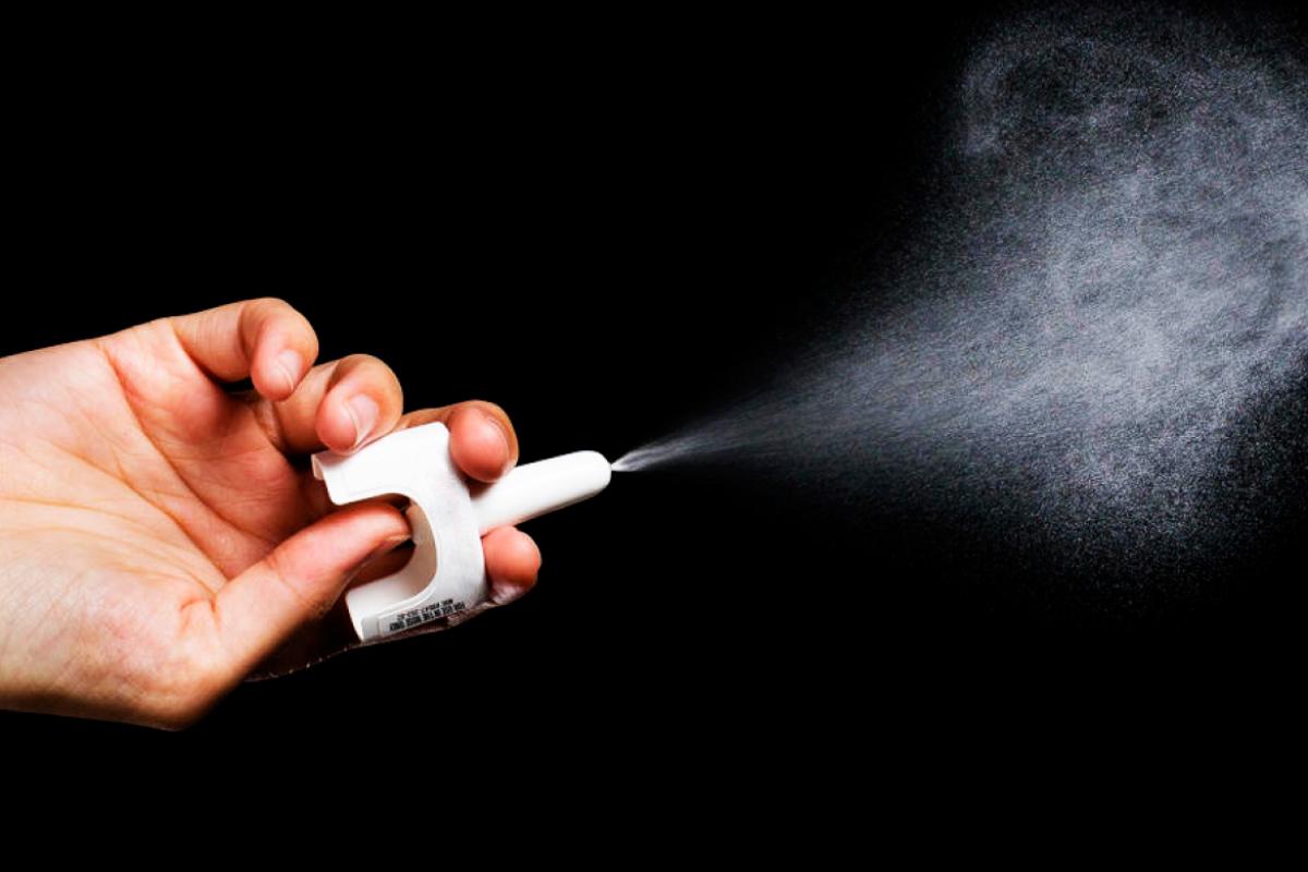 Naloxone injector.