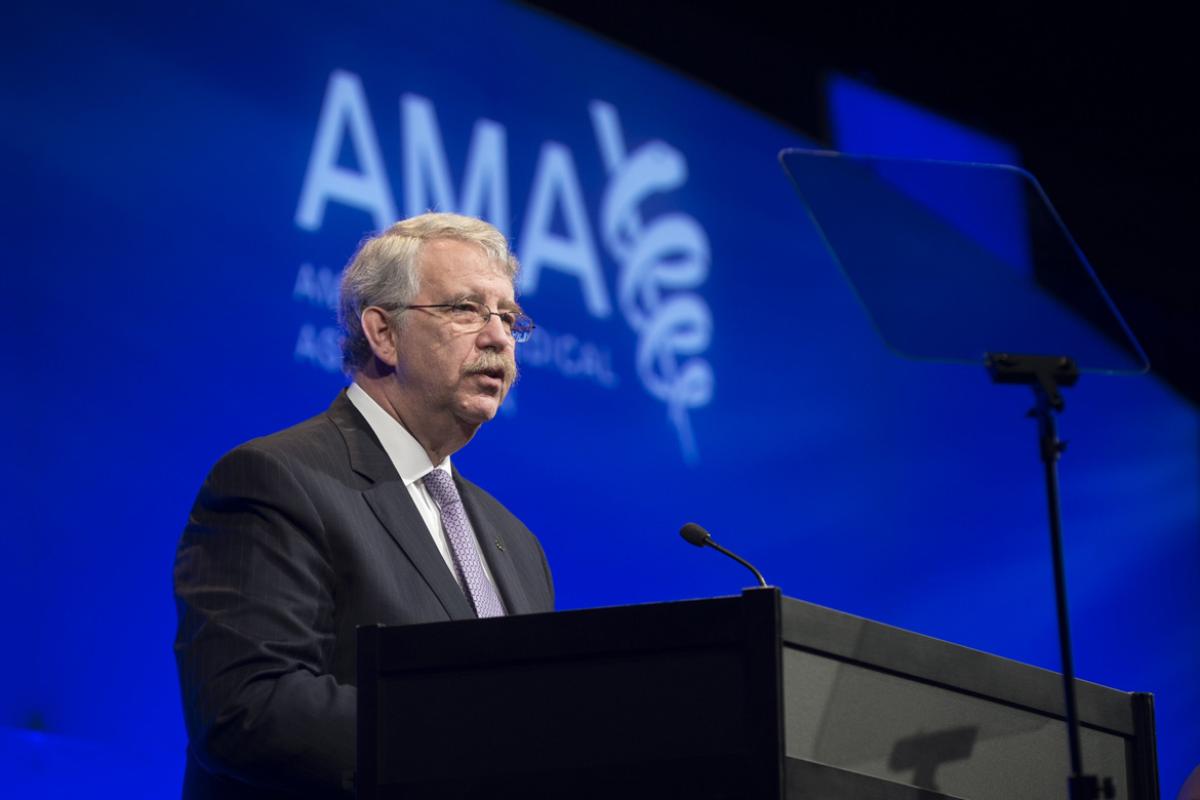 Gurman addresses crowd at 2016 AMA Interim Meeting